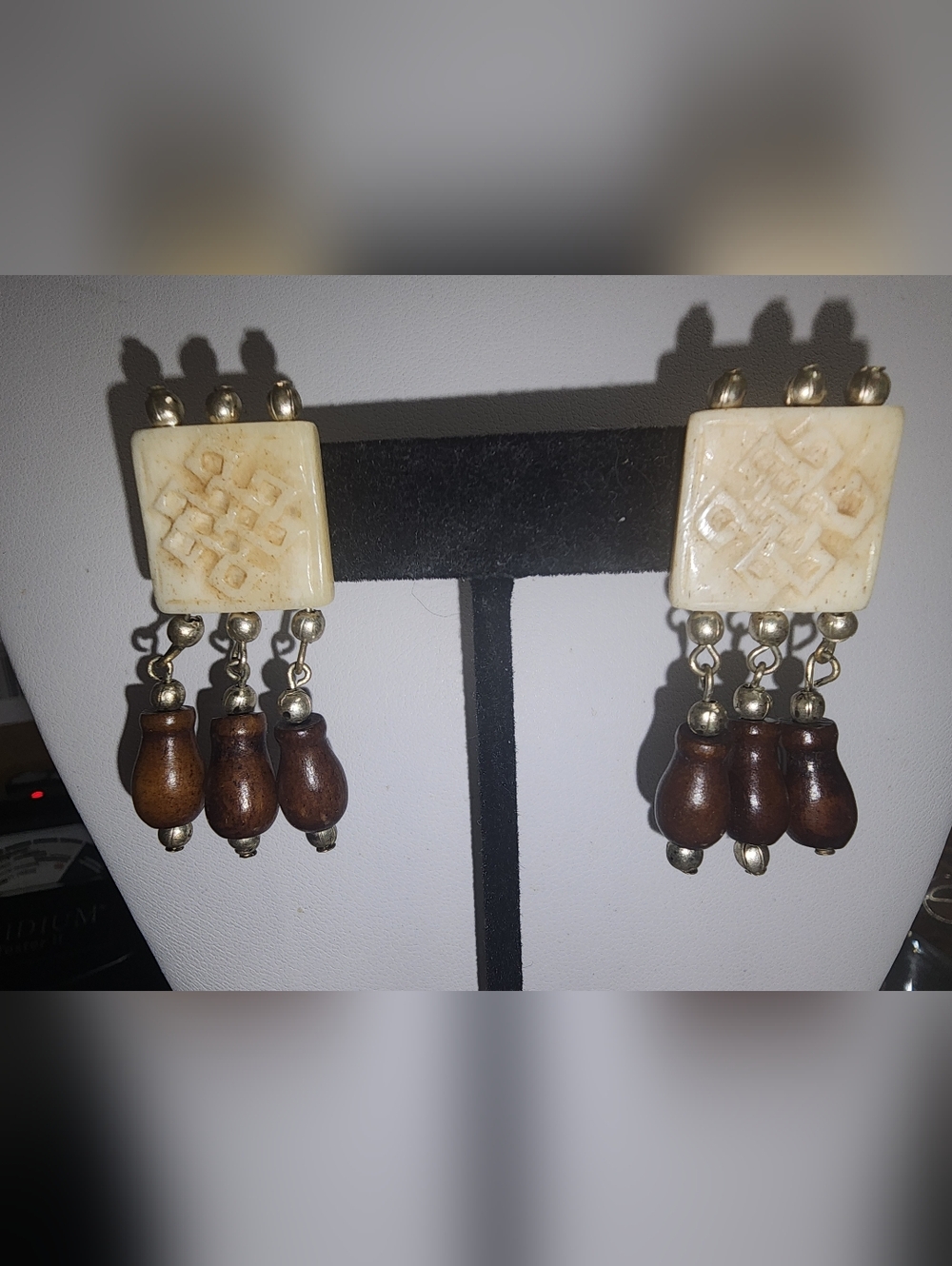 Tibetan Eternal Knot Carved Bone and Stone Post  Pierced Dangle Earrings - Picture 6 of 6